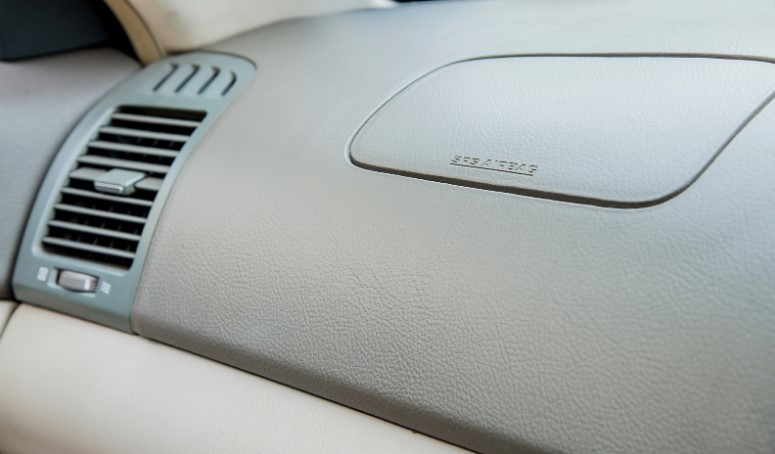 чому спрацювала подушка безпеки без аварії